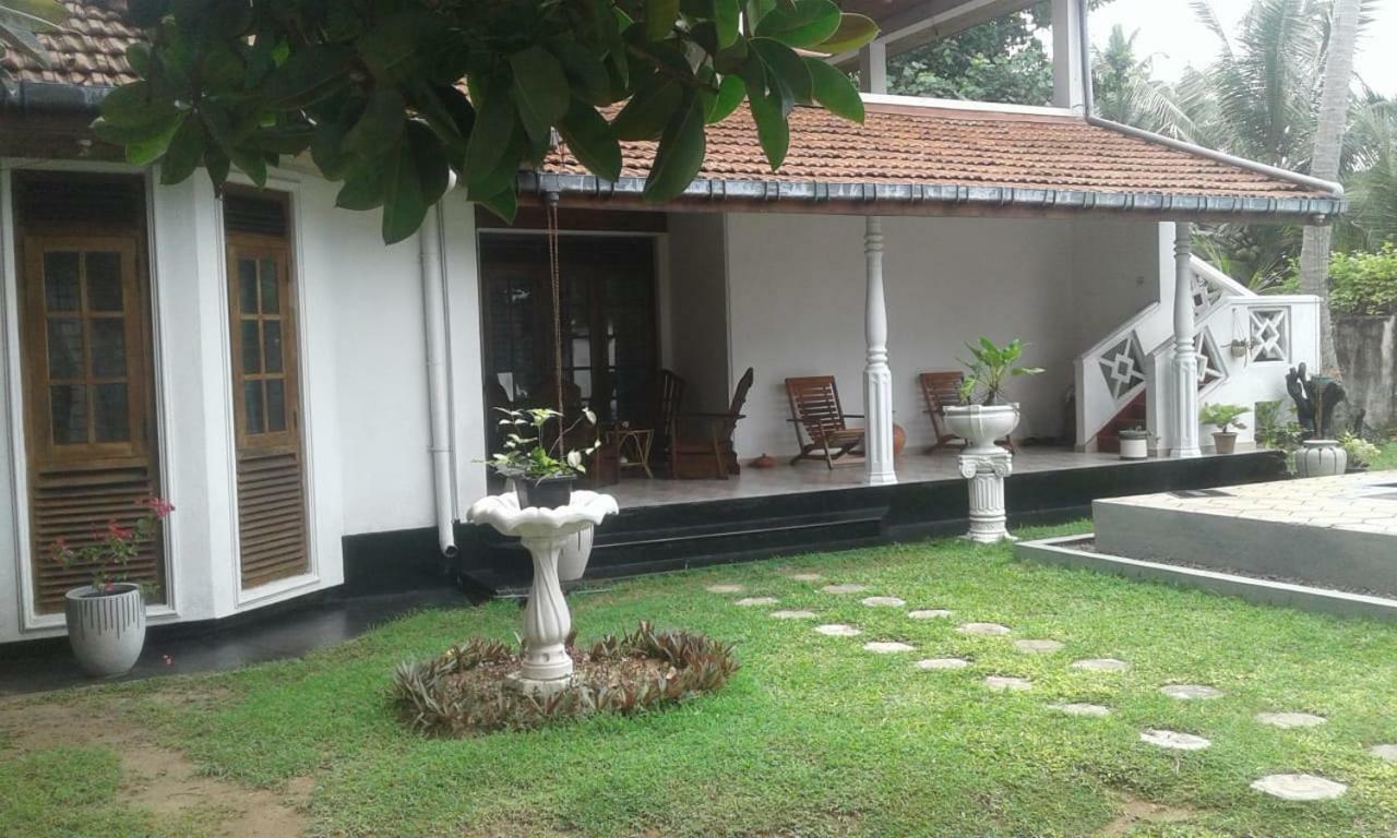 Villa Sea Sprays Hikkaduwa Zewnętrze zdjęcie